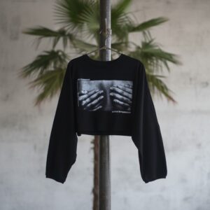 Oversized Cropped Longsleeve – CROPPED BLACK NO PERMISSION