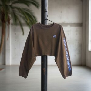 Oversized Cropped Longsleeve – CROPPED BROWN FEMALE PHENOMENAL